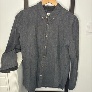 Tentree Men's Charcoal Button-Down Casual Shirt. Organic cotton and hemp Size M